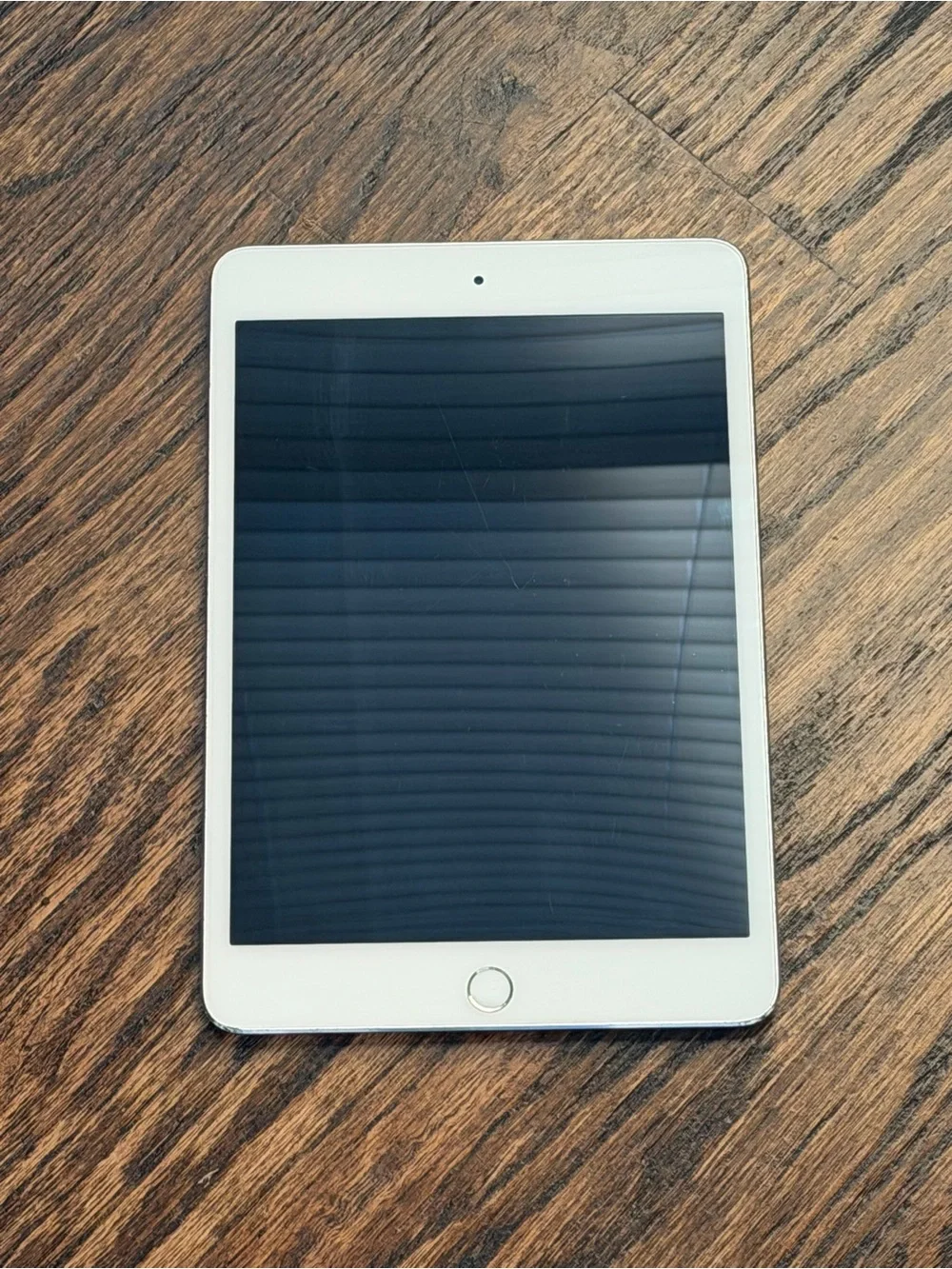 Apple iPad mini 4 128GB Wi-Fi Silver MK9P2LL/A Factory Reset Ready